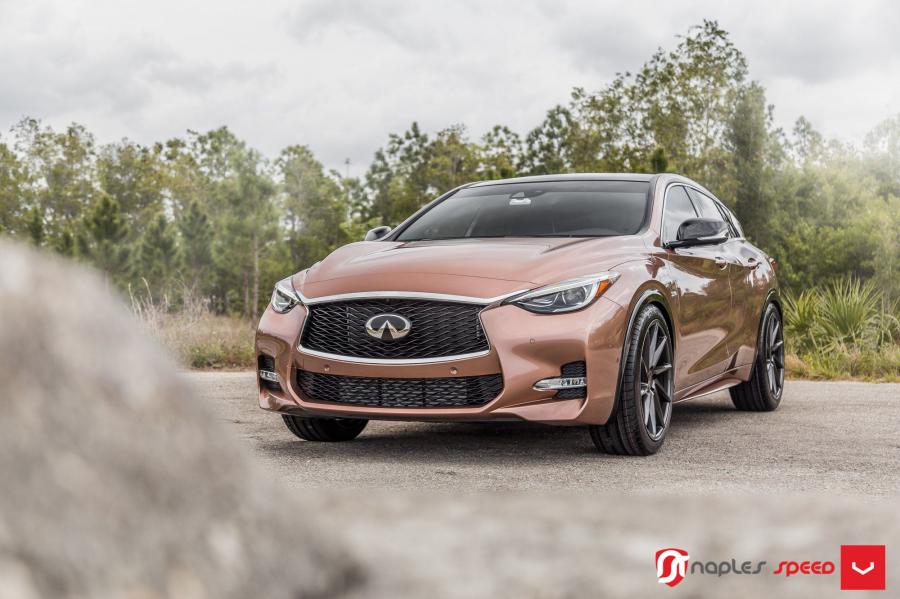  Infiniti QX30S 2.0t AWD on Vossen Wheels (CVT) 2017 года  (фото 9 из 24)